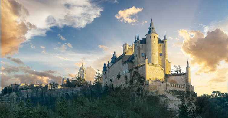 Desde Madrid: tour de 1 día a Ávila y Segovia con Alcázar