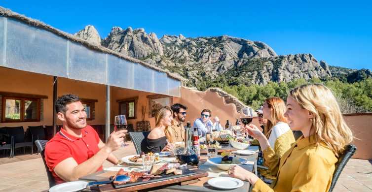 Barcelona: monasterio de Montserrat y almuerzo en una granja