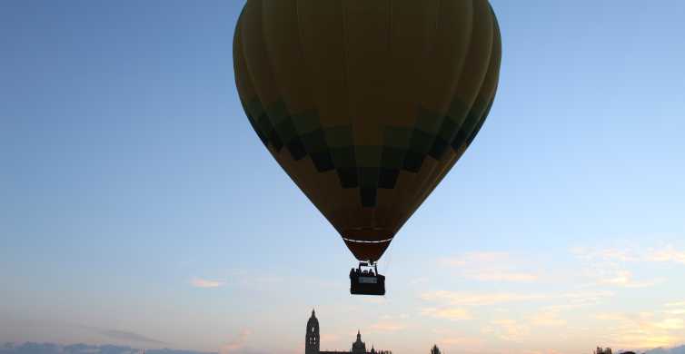 Desde Madrid: Globo Aerostático P14 sobre Segovia con Transfer