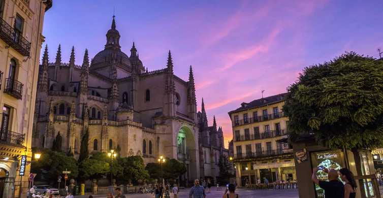 Entrada a la catedral de Segovia