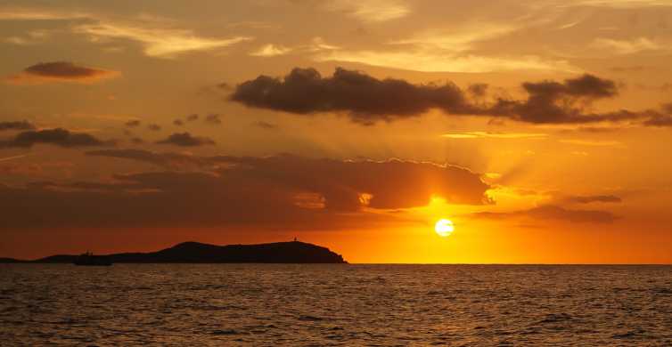 Ibiza: tour en barco al atardecer con todo incluido