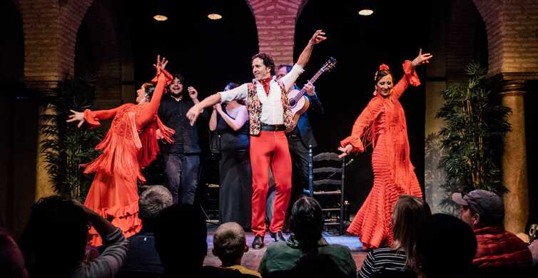 Sevilla: espectáculo flamenco con entrada opcional al museo