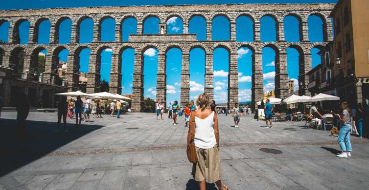 Segovia: tour privado a pie por la ciudad con el Alcázar de Segovia