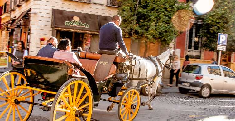 Sevilla: paseo romántico en coche de caballos auténtico