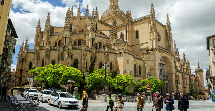 Desde Madrid: tour de un día por Ávila con Muralla y Segovia