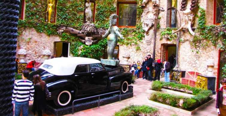 Salvador Dalí: tour desde Barcelona con recogida en el hotel
