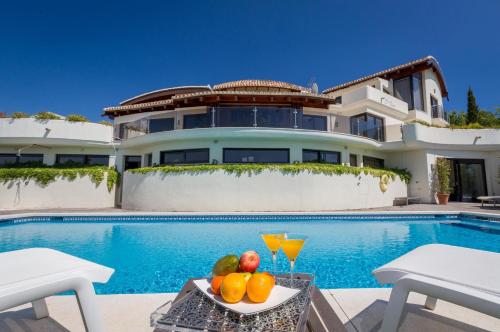 Villa 10 Bedrooms New Golden Mile, Marbella