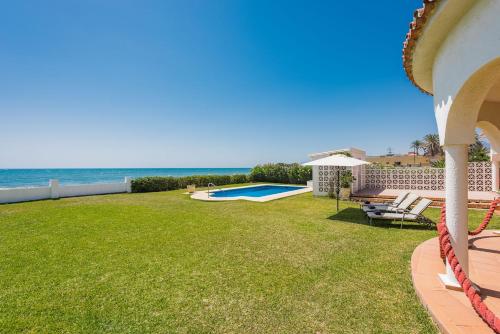 1100 Marbella Beachfront first line