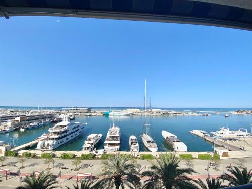 1ere ligne extraordinaire vue port et mer