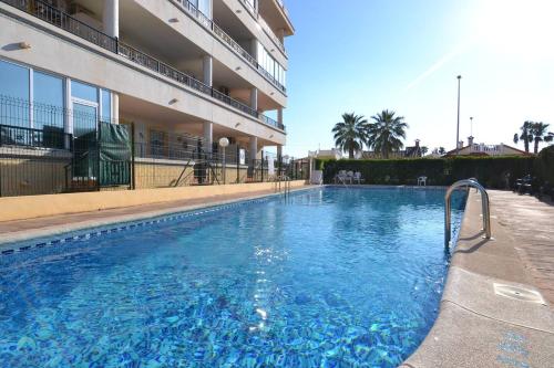 2 Bedroom Apartment with pool and beach
