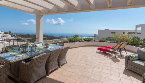 28039 - Great penthouse near beach