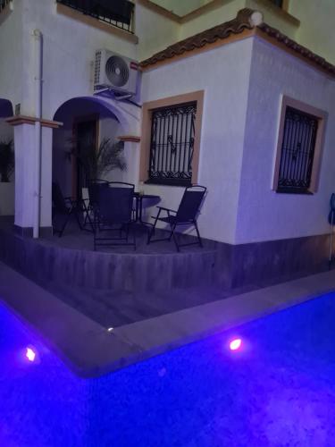 3 Bed House w private pool and bar in dream hills