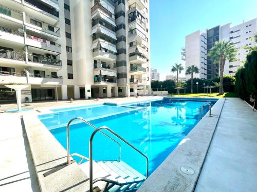 Apartamento Costa, exclusivo, comodo, soleado, amplia piscina, jardines, paddle y a la playa muy cerca, andando