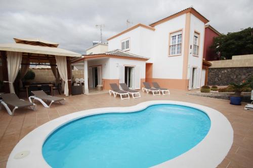 Villa with pool in Madroñal Fañabe, Costa Adeje