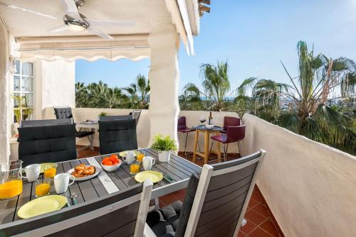 Puerto Marina, Frontline apartment in Benalmadena, Malaga