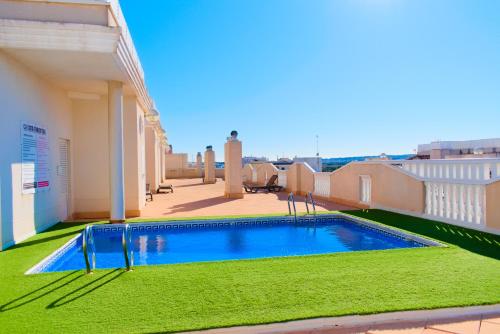 4 Bed Ground Floor Apartment with rooftop Pool