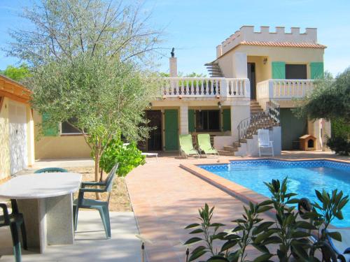 4 bedrooms villa with private pool and wifi at Les Tres Cales 2 km away from the beach