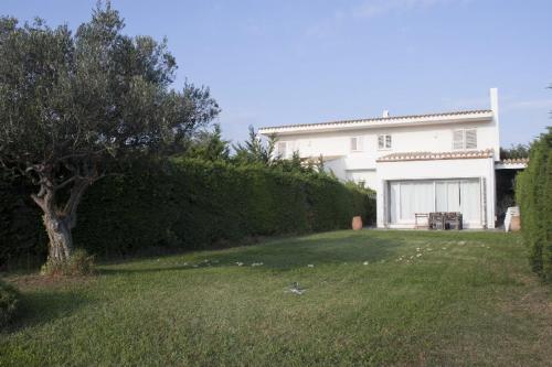 Casa con encanto y jardín amplio en Cadaqués