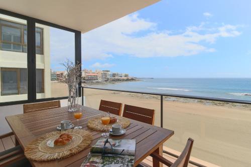Extra Luxurious Apartment on the Beachfront