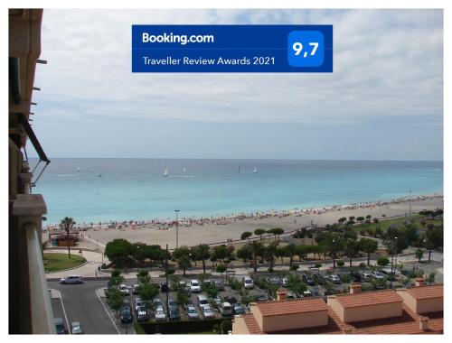 Apartamento con terraza, vistas playa y montaña