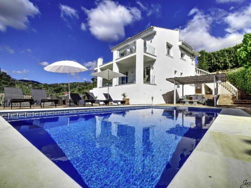 7001 exquisite high standard villa, heated pool