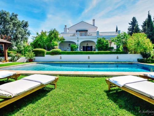 7004 cozy villa with heated pool and garden