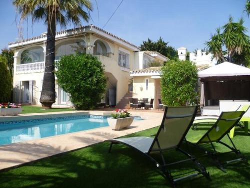 7006 spacious villa privat pool