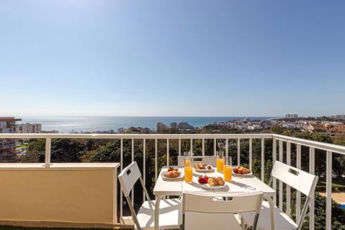 797 Holiday Rentals - Moderno piso con terraza e impresionantes vistas.