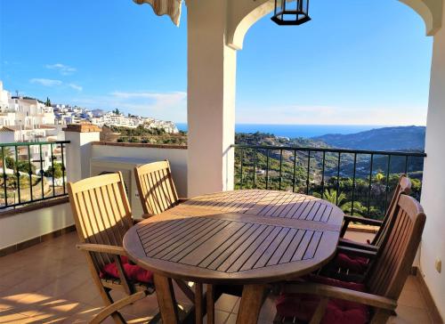 Lovely 2 bedroom apartment with sea view, Frigiliana