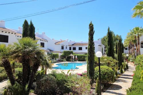 Adosado en Los Angius, con piscina comunitaria