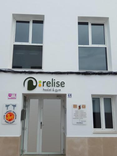 Hostel & Gym Relise - Albergue Juvenil