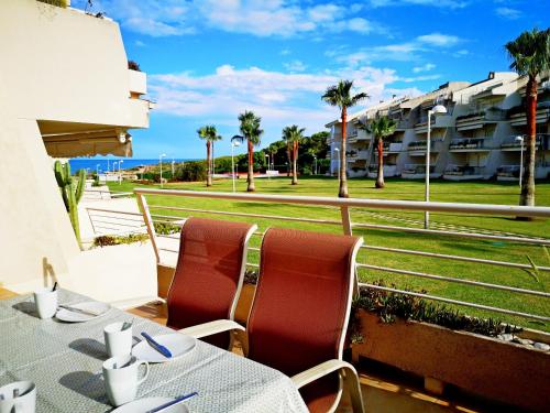 Alcala Blau 123 Bajo Con Terraza Primera Linea De Playa Albert Villas