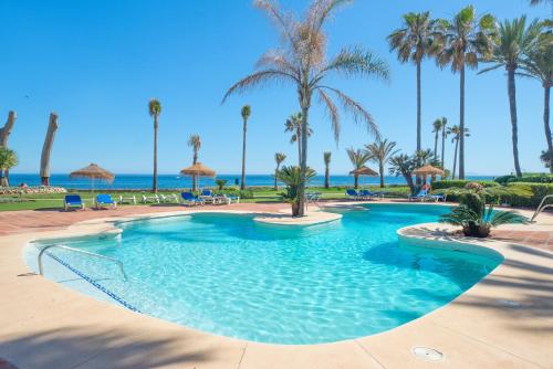 Alcazaba Beach, Beach front complex in Estepona