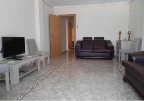 Habitación tranquila, agradable cerca de Valencia en piso compartido