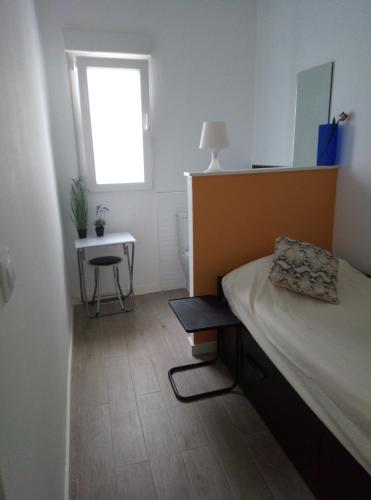 Alquilo Habitación individual con aseo privado solo Chicas