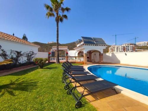 Amazing 4 bedroom Villa with private Pool and Garden