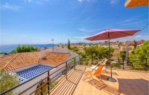 Amazing apartment in Isla Plana with 3 Bedrooms