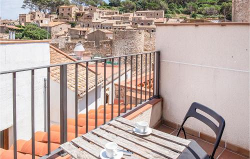 Amazing apartment in Tossa de Mar, Girona with 3 Bedrooms