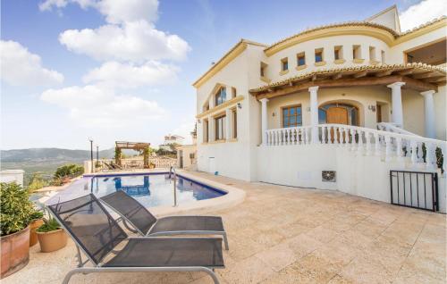 Amazing home in Ador with WiFi, Outdoor swimming pool and 3 Bedrooms