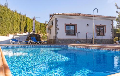 Amazing home in Alozaina with WiFi, Outdoor swimming pool and 3 Bedrooms