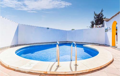 Amazing home in Cadiz with Outdoor swimming pool, WiFi and 7 Bedrooms