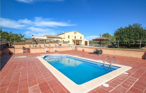 Amazing home in Castellví de la Marca with Outdoor swimming pool, WiFi and 5 Bedrooms