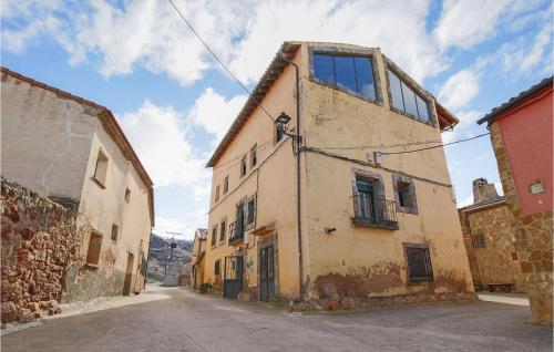 Amazing home in Velilla de Medinaceli with WiFi and 7 Bedrooms