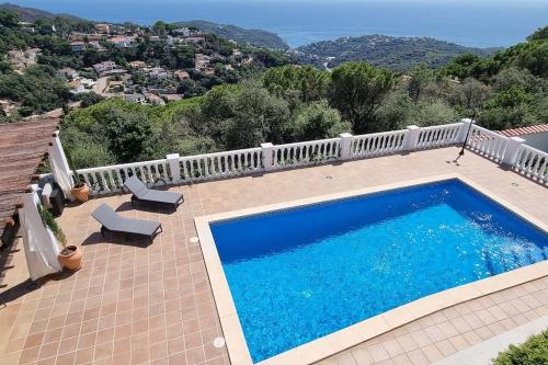 Villa Vista with spectacular mountain & sea views