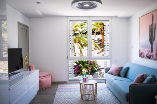 Amber Apartments - Pink Studio