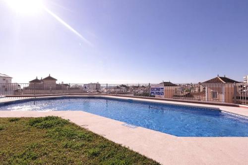 Amplio apartamento con piscina cerca de la playa