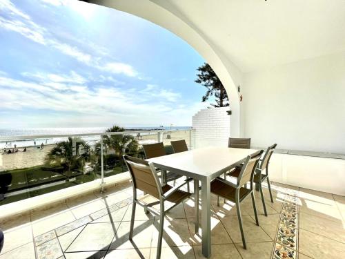 Apartamento 3A con FreeWifi y estupenda vista a Mar en Playa Las Burras