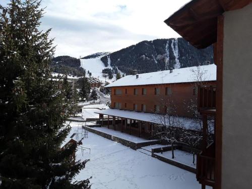 Apartamento a pie de pistas La Molina con vistas