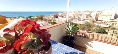 Apartamento Calypso, exclusivo, comodo, recien reformado, terraza con estupendas vistas y grill, todo cercano y la playa andando