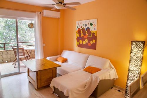 Apartamento con encanto junto a la playa y en el centro del pueblo